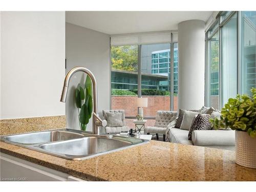 201-81 Navy Wharf Court, Toronto, ON - Indoor