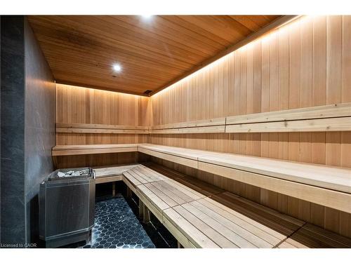 201-81 Navy Wharf Court, Toronto, ON - Indoor Photo Showing Other Room