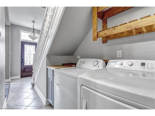 26 Madison Avenue, Hamilton, ON - Indoor Photo Showing Laundry Room