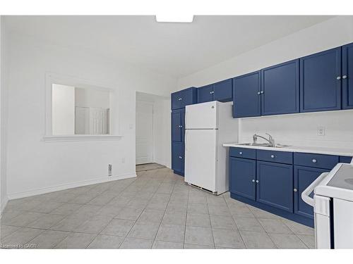 26 Madison Avenue, Hamilton, ON - Indoor Photo Showing Kitchen With Double Sink