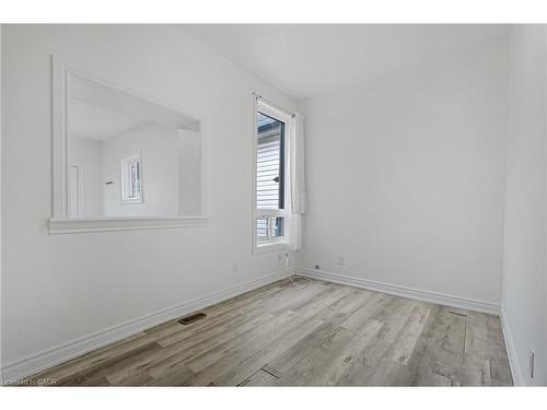 26 Madison Avenue, Hamilton, ON - Indoor Photo Showing Other Room