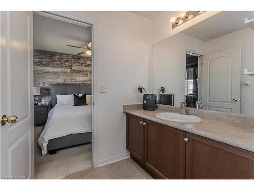 3356 Mikalda Road, Burlington, ON - Indoor Photo Showing Bathroom