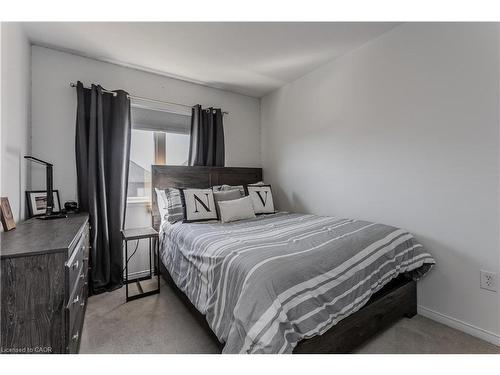 3356 Mikalda Road, Burlington, ON - Indoor Photo Showing Bedroom