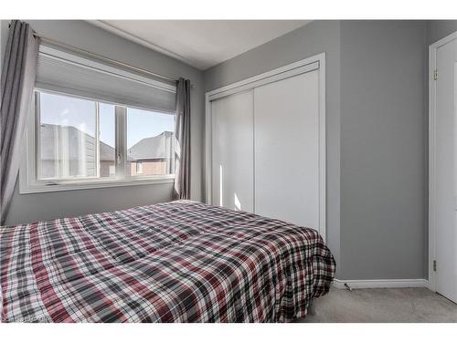3356 Mikalda Road, Burlington, ON - Indoor Photo Showing Bedroom