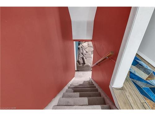 18 Riverdale Drive, Hamilton, ON - Indoor Photo Showing Other Room