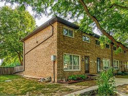 18 Riverdale Drive  Hamilton, ON L8E 1J8