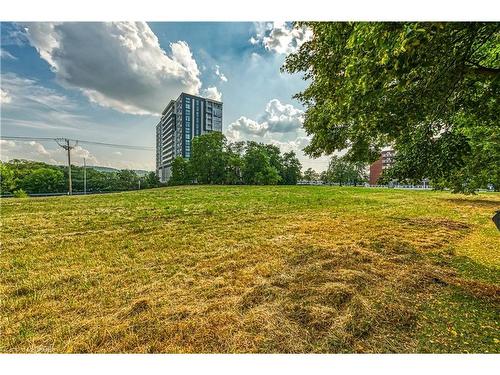 18 Riverdale Drive, Hamilton, ON - Outdoor