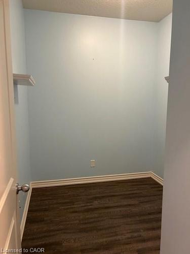 211-5327 Upper Middle Road, Burlington, ON - Indoor Photo Showing Other Room