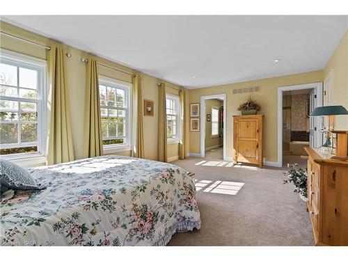 52 Garrison Village Drive, Niagara-On-The-Lake, ON - Indoor Photo Showing Bedroom