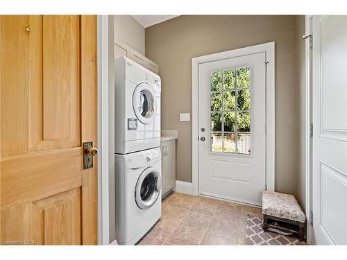52 Garrison Village Drive, Niagara-On-The-Lake, ON - Indoor Photo Showing Laundry Room