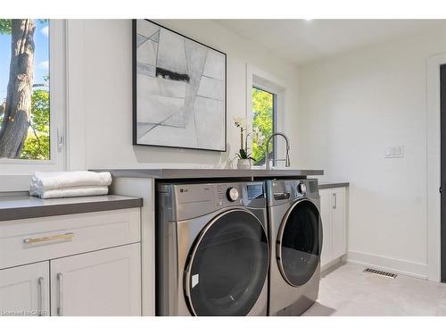 2282 Fairleigh Place, Burlington, ON - Indoor Photo Showing Laundry Room