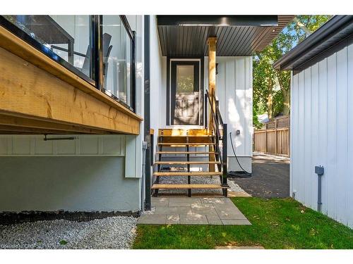 2282 Fairleigh Place, Burlington, ON - Outdoor