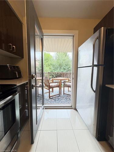 81 Young Street, Hamilton, ON - Indoor Photo Showing Kitchen