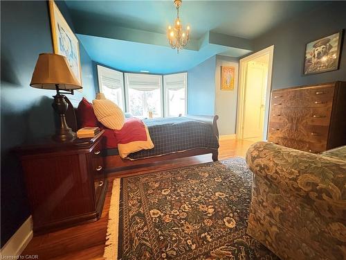 81 Young Street, Hamilton, ON - Indoor Photo Showing Bedroom