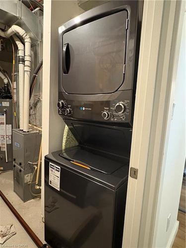 81 Young Street, Hamilton, ON - Indoor Photo Showing Laundry Room