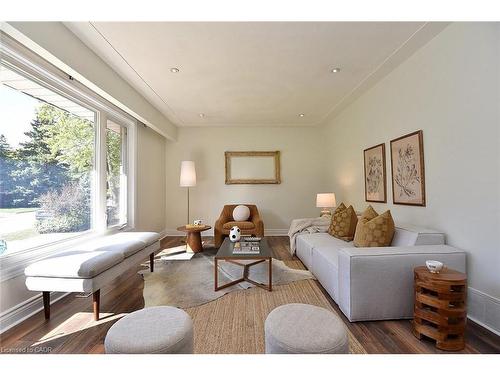 405 Erindale Drive, Burlington, ON - Indoor Photo Showing Living Room