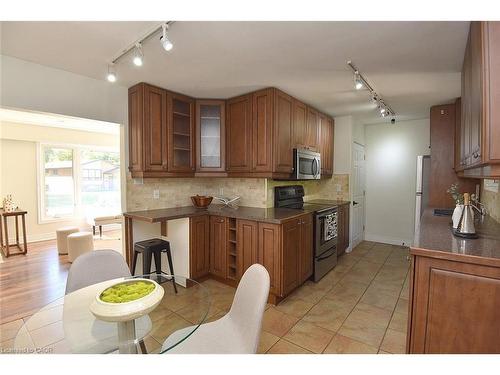 405 Erindale Drive, Burlington, ON - Indoor Photo Showing Kitchen