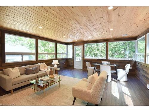 405 Erindale Drive, Burlington, ON - Indoor Photo Showing Living Room