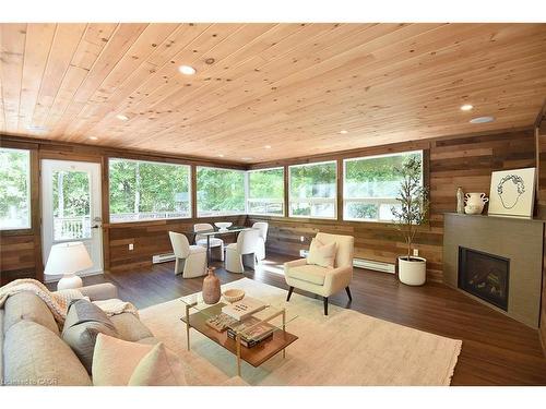 405 Erindale Drive, Burlington, ON - Indoor Photo Showing Living Room With Fireplace