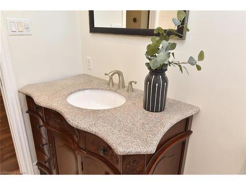 405 Erindale Drive, Burlington, ON - Indoor Photo Showing Bathroom