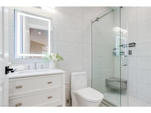126 Mcgregor Crescent, Ancaster, ON - Indoor Photo Showing Bathroom