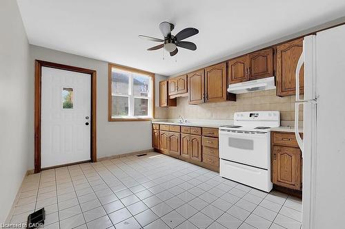 88 Grant Avenue, Hamilton, ON - Indoor Photo Showing Kitchen