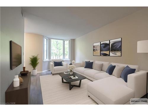 105-200 Limeridge Road W, Hamilton, ON - Indoor Photo Showing Living Room