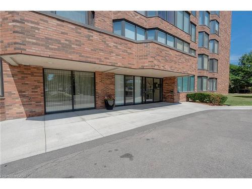 105-200 Limeridge Road W, Hamilton, ON - Outdoor