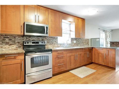 1392 Doon Village Road, Kitchener, ON - Indoor Photo Showing Kitchen