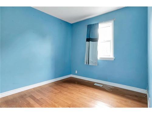 1392 Doon Village Road, Kitchener, ON - Indoor Photo Showing Other Room