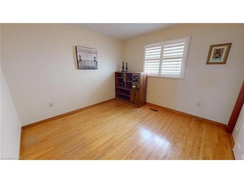 140 Donn Avenue, Hamilton, ON - Indoor Photo Showing Bedroom