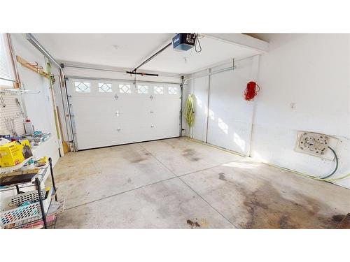 140 Donn Avenue, Hamilton, ON - Indoor Photo Showing Garage