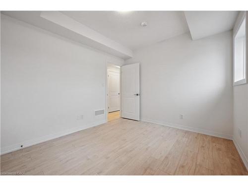 B6-15 Stauffer Woods Trail, Kitchener, ON - Indoor Photo Showing Other Room