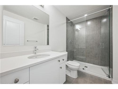 B6-15 Stauffer Woods Trail, Kitchener, ON - Indoor Photo Showing Bathroom