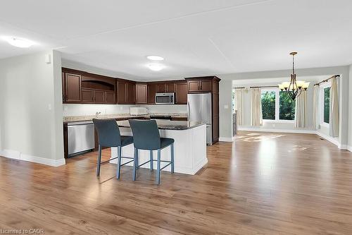 29 Governors Road, Grimsby, ON - Indoor Photo Showing Kitchen