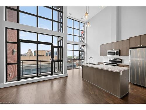 Lph6-112 King Street E, Hamilton, ON - Indoor Photo Showing Kitchen