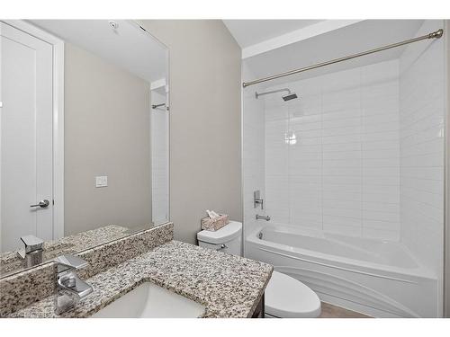 Lph6-112 King Street E, Hamilton, ON - Indoor Photo Showing Bathroom