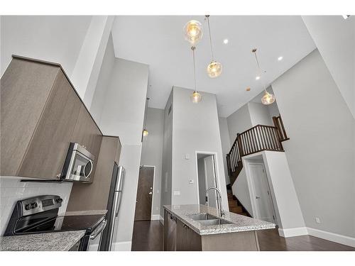 Lph6-112 King Street E, Hamilton, ON - Indoor Photo Showing Kitchen With Upgraded Kitchen