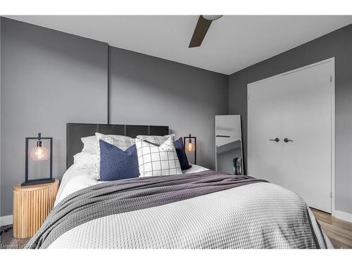 1406-150 Charlton Avenue E, Hamilton, ON - Indoor Photo Showing Bedroom