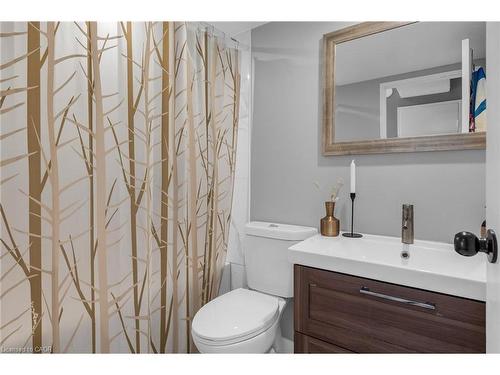 1406-150 Charlton Avenue E, Hamilton, ON - Indoor Photo Showing Bathroom