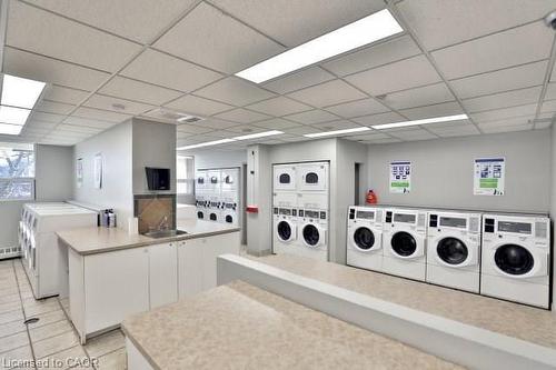 1406-150 Charlton Avenue E, Hamilton, ON - Indoor Photo Showing Laundry Room