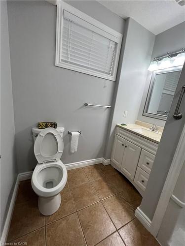941 Audrey Place, Kitchener, ON - Indoor Photo Showing Bathroom