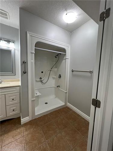 941 Audrey Place, Kitchener, ON - Indoor Photo Showing Bathroom