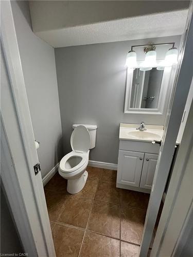 941 Audrey Place, Kitchener, ON - Indoor Photo Showing Bathroom