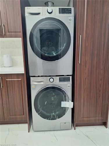 Basement-15 Spring Creek Street, Kitchener, ON - Indoor Photo Showing Laundry Room