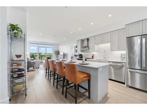 1410-15 Glebe Street, Cambridge, ON - Indoor Photo Showing Kitchen With Stainless Steel Kitchen With Upgraded Kitchen