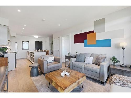 1410-15 Glebe Street, Cambridge, ON - Indoor Photo Showing Living Room