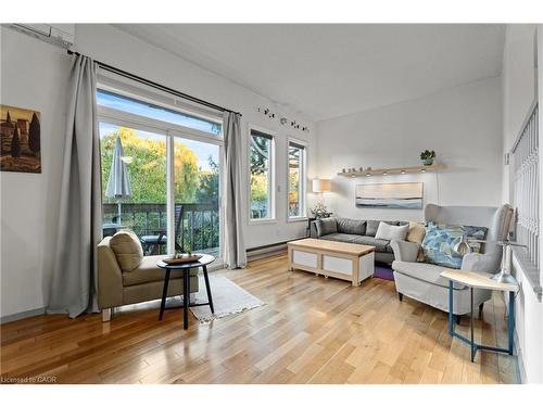 7-1967 Main Street W, Hamilton, ON - Indoor Photo Showing Living Room