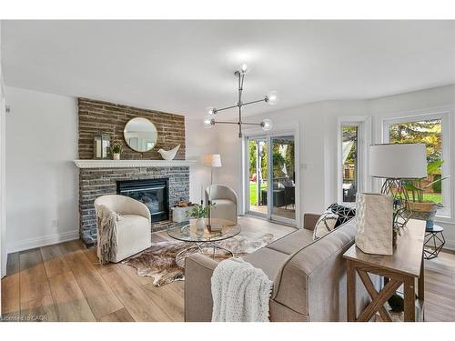 2905 Butler'S Walk, Lincoln, ON - Indoor With Fireplace