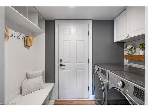 2905 Butler'S Walk, Lincoln, ON - Indoor Photo Showing Laundry Room